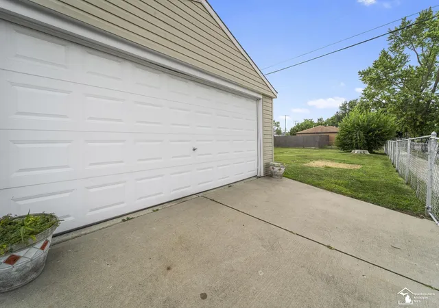Photo 3 of Single family home for sale at 3106 River Dr, Lincoln Park, MI 48146 | MLS# 57050218802 | Listing updated on 2026-09-17