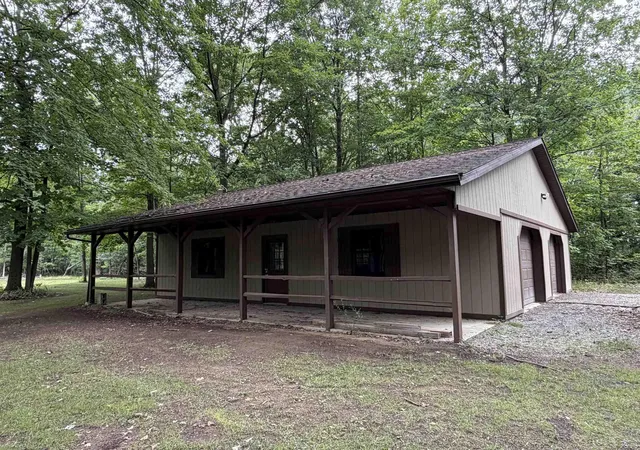 Photo 3 of Single family home for sale at 2220 S Dehmel Rd, Frankenmuth, MI 48734 | MLS# 61050218806 | Listing updated on 2026-08-18