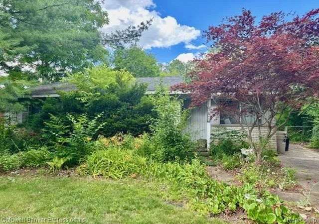 Photo 1 of Sale Pending at 11051 Van Buren St, Van Buren Township, MI 48111 | MLS# 20261065387 | Listing updated on 2026-09-02
