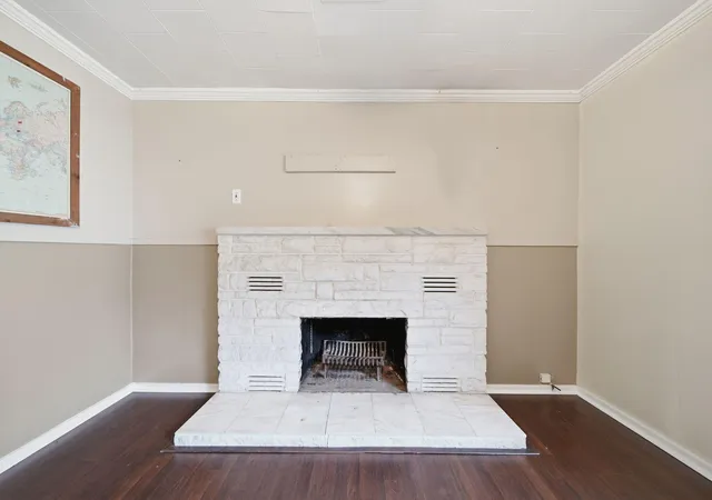 Photo 4 of Single family home for sale at 404 Heyser St, Jackson, MI 49203 | MLS# 55026043228 | Listing updated on 2026-09-17