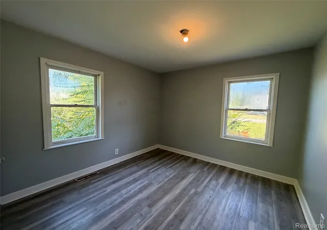 Photo 3 of Single family home for sale at 3320 Leith St, Flint, MI 48506 | MLS# 20261065392 | Listing updated on 2026-09-09