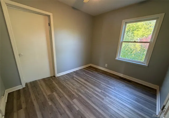 Photo 4 of Single family home for sale at 3320 Leith St, Flint, MI 48506 | MLS# 20261065392 | Listing updated on 2026-09-09
