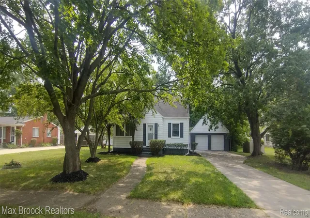 Photo 1 of Sale Pending at 19925 Saxton Ave, Southfield, MI 48075 | MLS# 20261065397 | Listing updated on 2026-09-20