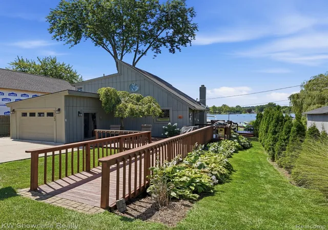 Photo 1 of Sale Pending at 2123 Hampton St, White Lake, MI 48386 | MLS# 20261065400 | Listing updated on 2026-08-21