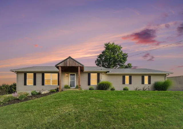 2nd image of 10320 Lincoln Lake Ave Ne, Greenville, MI 48838 | MLS# 65026043242