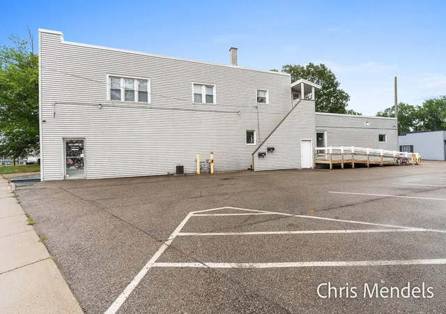 Listing Photo 3 - Condo for sale in building located at 578 S Shore Dr, Holland, MI 49423