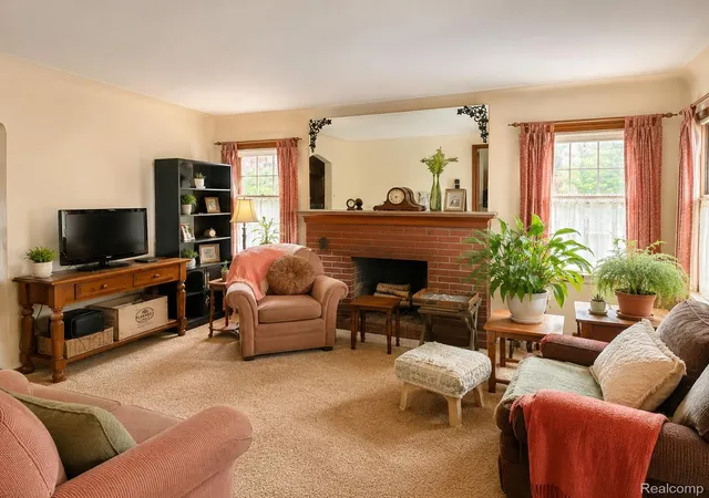 4th image of 1313 E 5Th St, Royal Oak City Oakland, MI 48067 | MLS# 20261065417
