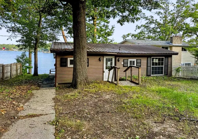 1st image of 1361 N Crooked Lake Dr, Lake, MI 48632 | MLS# 78080072450