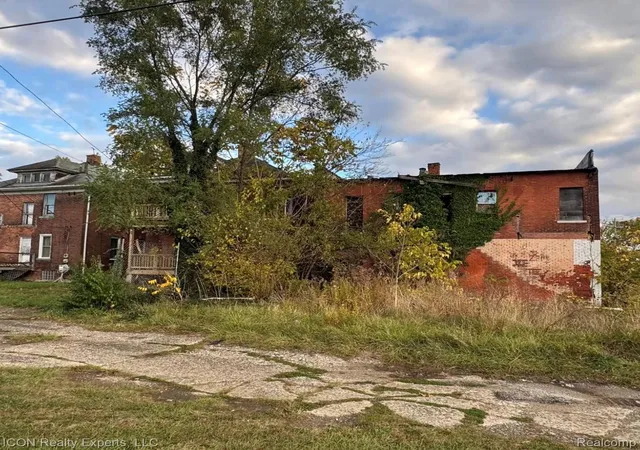 Photo 1 of Single family home for sale at 3048 Whitney St, Detroit, MI 48206 | MLS# 20261065424 | Listing updated on 2026-08-21