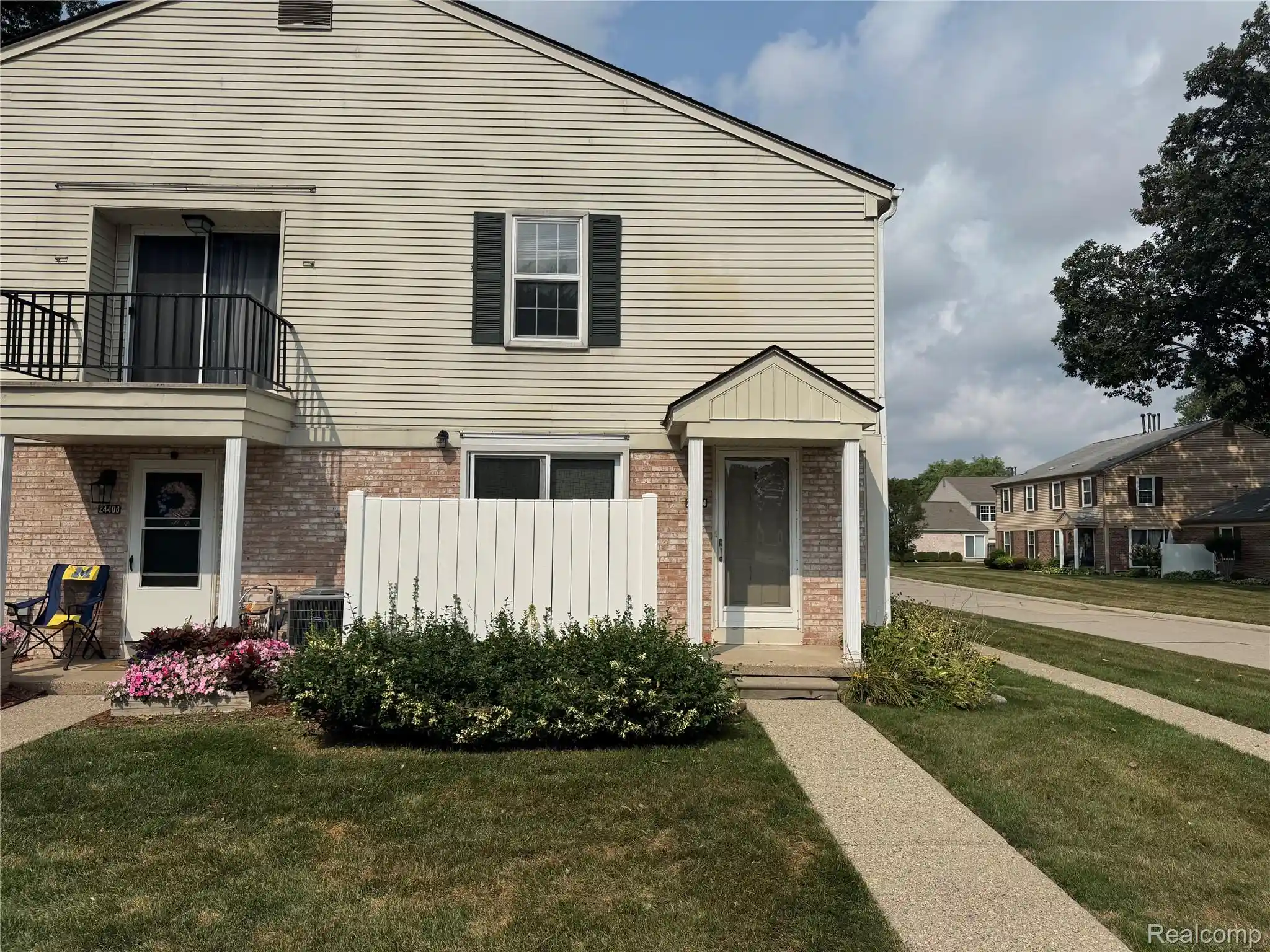 Listing Photo 1 - Condo for sale in 24404 Meadowbridge Dr located at 24404 Meadowbridge Dr, Clinton Township, MI 48035 - Unit 24404 Meadowbridge Dr