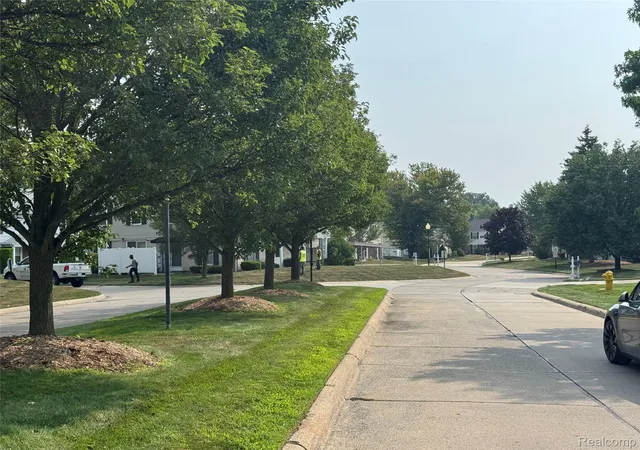 Photo 4 of Condo for sale at 24404 Meadowbridge Dr, Clinton Township, MI 48035 | MLS# 20261065429 | Listing updated on 2026-09-15