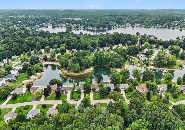 3rd image of 6036 Ne Arroyo Vista Dr Ne, Rockford, MI 49341 | MLS# 65026043248