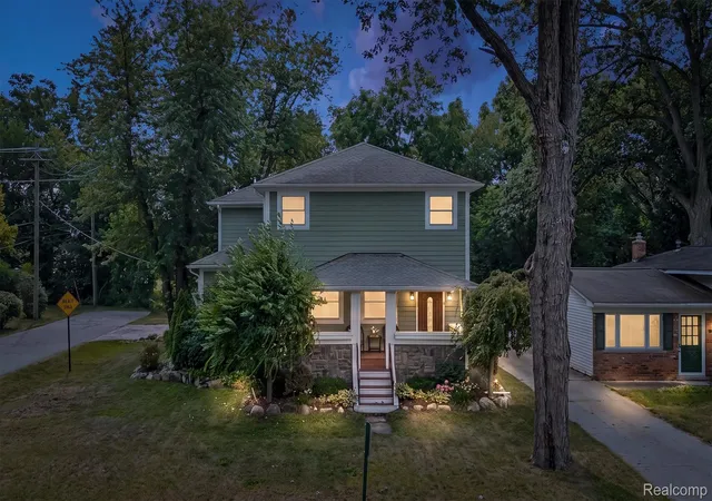 Single family home for sale at 2159 Avondale St, SylvanLakeCity_Oakland, MI 48320 | MLS# 20261065440