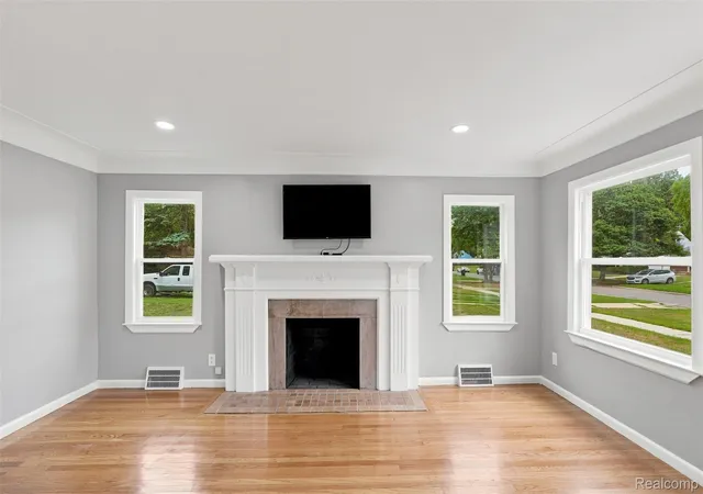 Photo 3 of Single family home for sale at 18909 Huntington Rd, Detroit, MI 48219 | MLS# 20261065444 | Listing updated on 2026-10-05