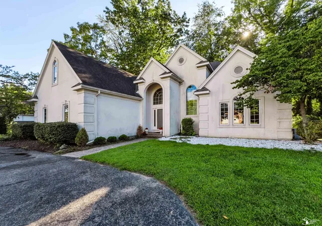 2nd image of 7241 Hidden Valley Dr, Lambertville, MI 48144 | MLS# 57050218827
