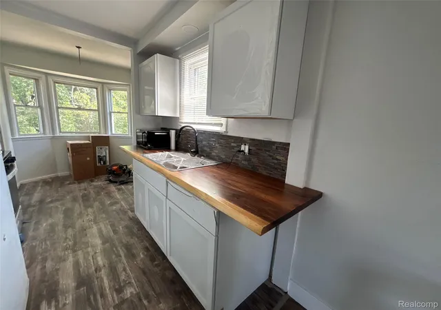Photo 3 of Single family home for sale at 18970 Annchester Rd, Detroit, MI 48219 | MLS# 20261065452 | Listing updated on 2026-09-14