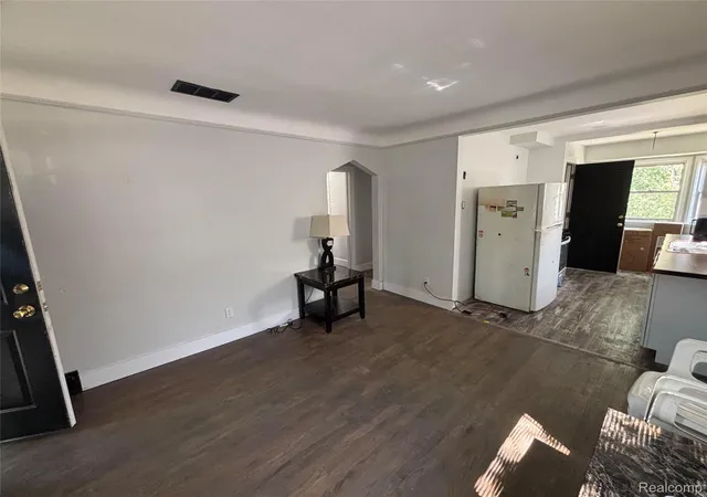 Photo 4 of Single family home for sale at 18970 Annchester Rd, Detroit, MI 48219 | MLS# 20261065452 | Listing updated on 2026-09-14