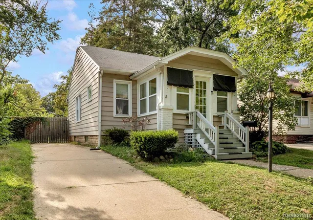 Photo 1 of Single family home for sale at 1306 Owana Ave, Royal Oak, MI 48067 | MLS# 20261065457 | Listing updated on 2026-09-08