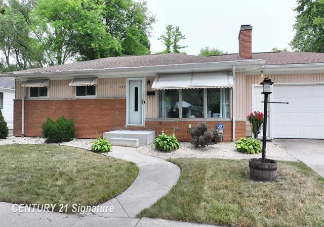 Photo 4 of Single family home for sale at 334 S 20th Street, Saginaw, MI 48601 | MLS# 61050218833 | Listing updated on 2026-08-17