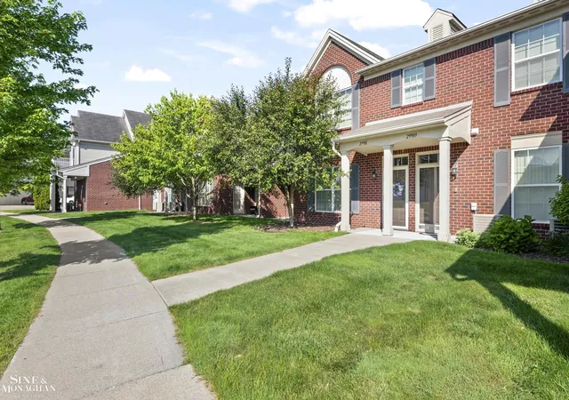 Photo 2 of Condo for sale at 29981 Fox Run Cir, Warren, MI 48092 | MLS# 58050218835 | Listing updated on 2026-08-17