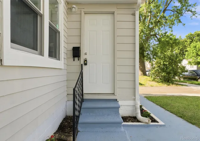 5th image of 23826 Columbus Ave, Warren, MI 48089 | MLS# 20261065473