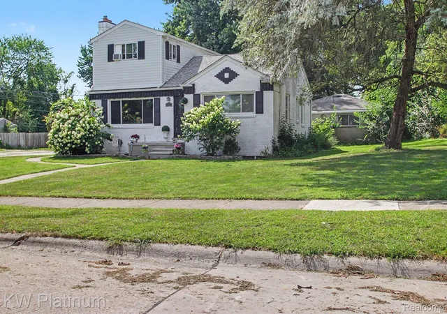 Photo 3 of Single family home for sale at 8586 Superior, Center Line, MI 48015 | MLS# 20261065483 | Listing updated on 2026-08-21