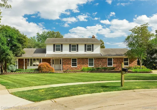 2nd image of 943 Huntsford Ct, Troy City Oakland, MI 48084 | MLS# 20261065489