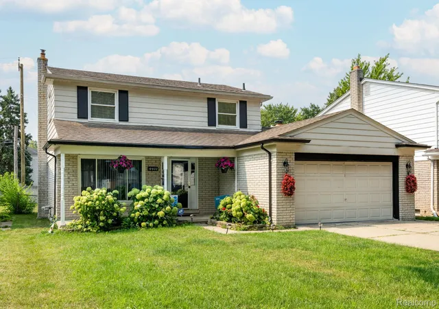 Photo 1 of Single family home for sale at 19922 Parkside St, Saint Clair Shores, MI 48080 | MLS# 20261065494 | Listing updated on 2026-09-14