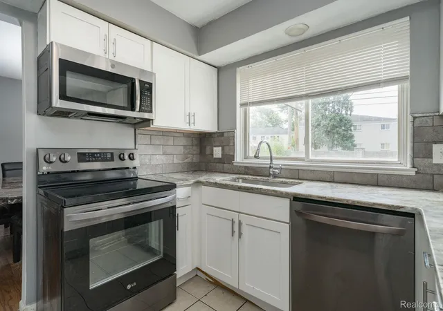 Photo 3 of Single family home for sale at 19922 Parkside St, Saint Clair Shores, MI 48080 | MLS# 20261065494 | Listing updated on 2026-09-14