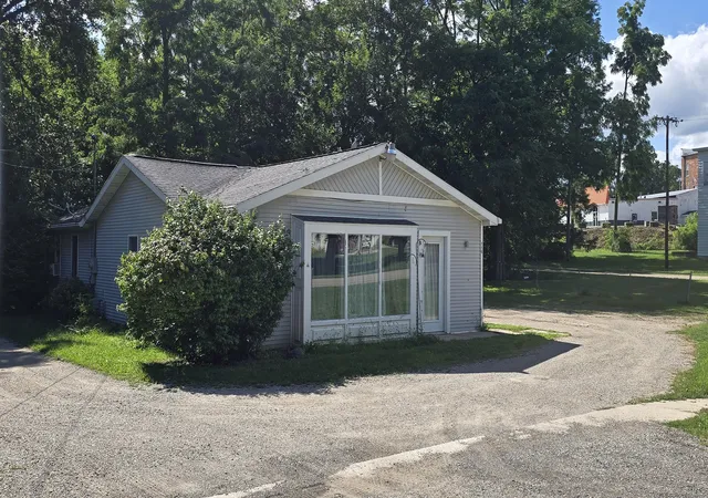 2nd image of 116 Sherman St, Brooklyn, MI 49230 | MLS# 55026043264