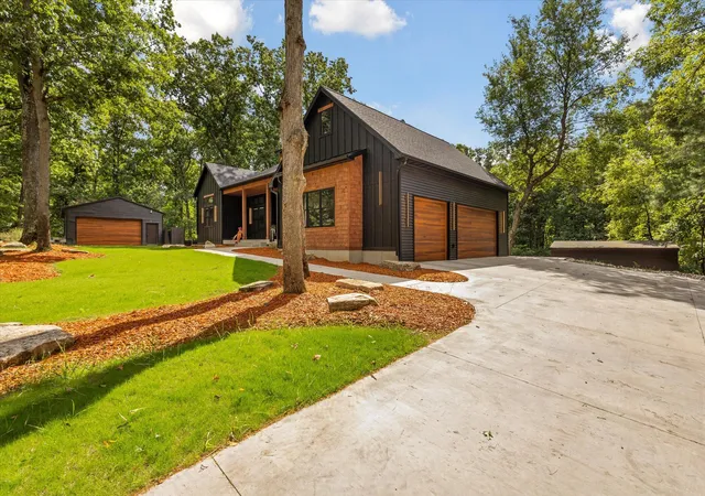 4th image of 23861 Almy Rd, Howard City, MI 49329 | MLS# 65026043271