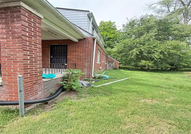 Photo 2 of Single family home for sale at 17256 Pierson St, Detroit, MI 48219 | MLS# 20261065503 | Listing updated on 2026-08-21