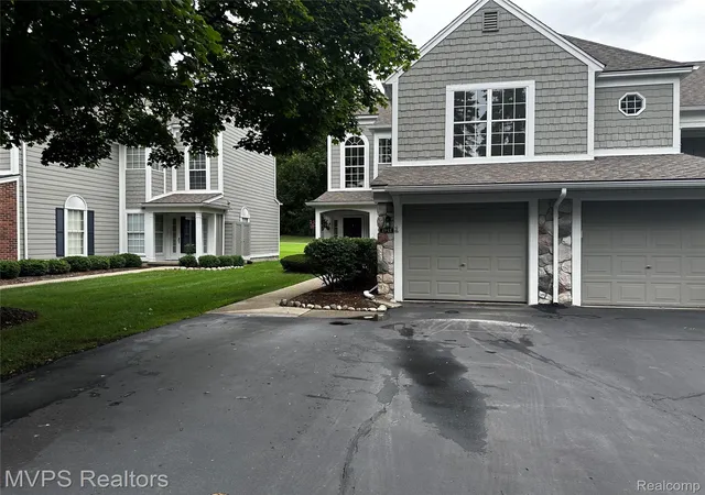 3rd image of 1945 Eagle Pointe, Bloomfield Hills, MI 48304