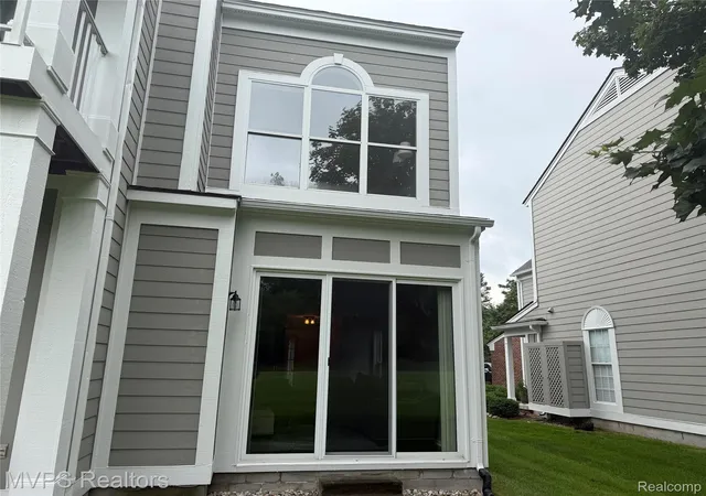 4th image of 1945 Eagle Pointe, Bloomfield Hills, MI 48304