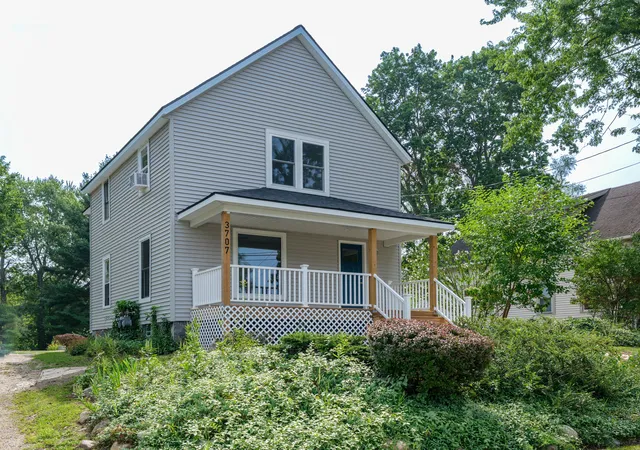 Photo 1 of Sale Pending at 3707 S Burdick St, Kalamazoo, MI 49001 | MLS# 66026043279 | Listing updated on 2026-08-24