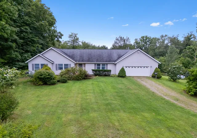 1st image of 1152 Burbank Rd, Quincy, MI 49082 | MLS# 53026043278
