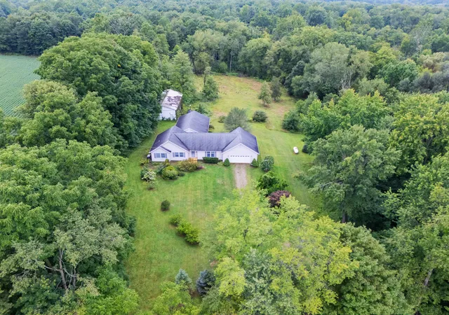 3rd image of 1152 Burbank Rd, Quincy, MI 49082 | MLS# 53026043278