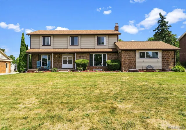 Photo 3 of Single family home for sale at 12911 Croftshire Dr, Grand Blanc City Genesee, MI 48439 | MLS# 20261065514 | Listing updated on 2026-08-22