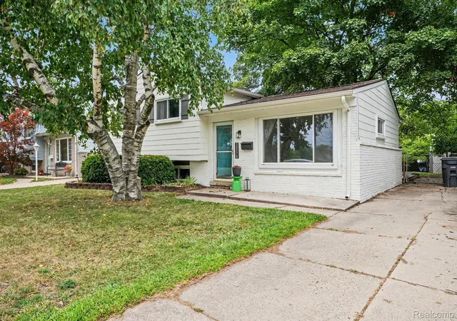 Photo 1 of Sale Pending at 30778 Burlington St, Westland, MI 48186 | MLS# 20261065517 | Listing updated on 2026-09-11