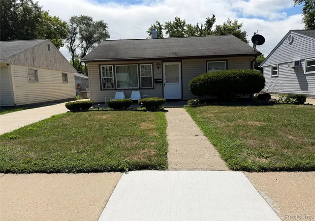 Photo 18 of Single family home for sale at 1620 E Meyers Ave, Hazel Park, MI 48030 | MLS# 20261065532 | Listing updated on 2026-08-30