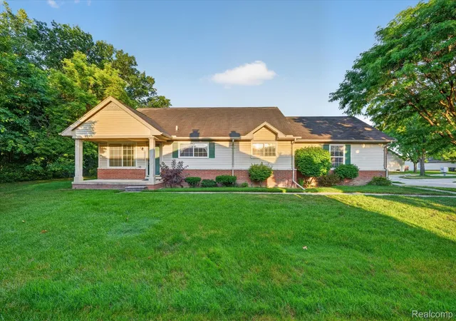 4th image of 16830 Kenwood Ct, Roseville, MI 48066 | MLS# 20261065538