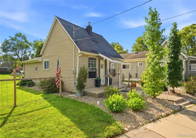 2nd image of 2308 Rheamount Ave, Lansing, MI 48906 | MLS# 20261065540