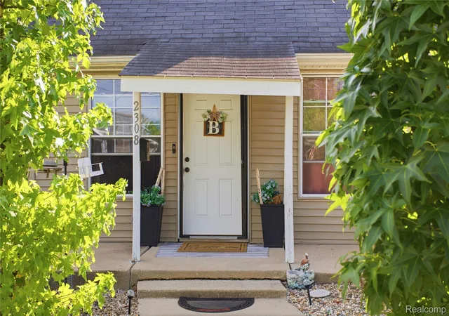 3rd image of 2308 Rheamount Ave, Lansing, MI 48906 | MLS# 20261065540