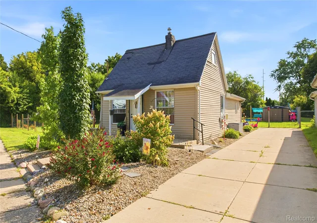 4th image of 2308 Rheamount Ave, Lansing, MI 48906 | MLS# 20261065540