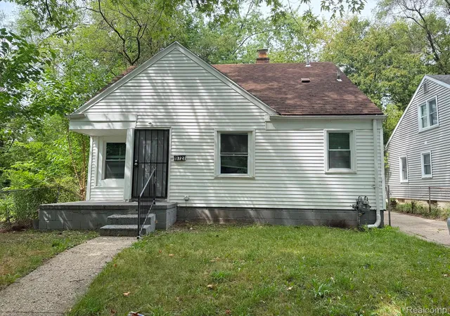 Photo 2 of Single family home for sale at 19727 Bentler St, Detroit City Wayne, MI 48219 | MLS# 20261065541 | Listing updated on 2026-08-25
