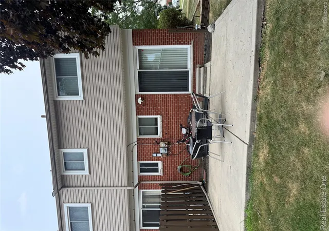 Listing Photo 5 - Condo for sale in building located at 27580 Marcia Ave Unit#165f, Warren, MI 48093