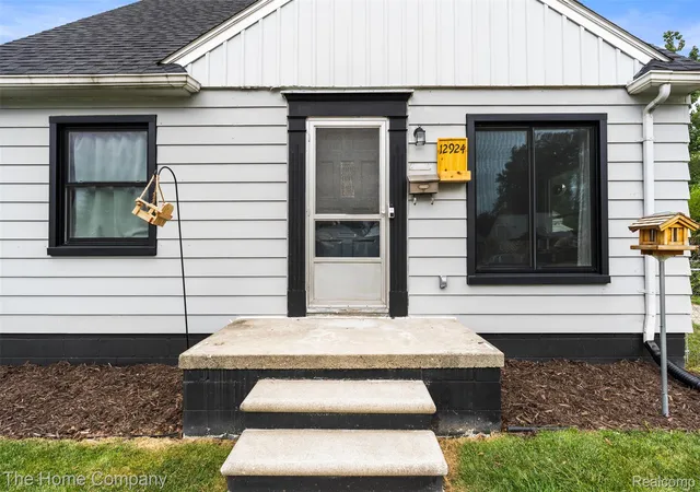 Photo 4 of Single family home for sale at 12924 Norborne, Redford, MI 48239 | MLS# 20261065556 | Listing updated on 2026-09-16