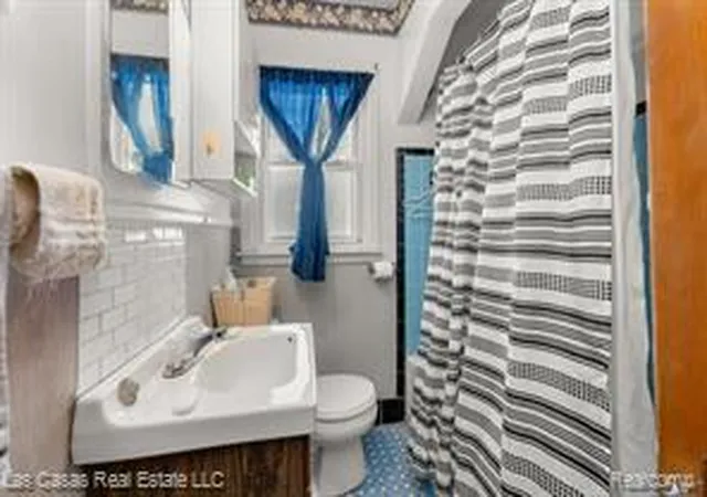 Photo 3 of Single family home for sale at 1331 Detroit Ave, Lincoln Park, MI 48146 | MLS# 20261065557 | Listing updated on 2026-08-28