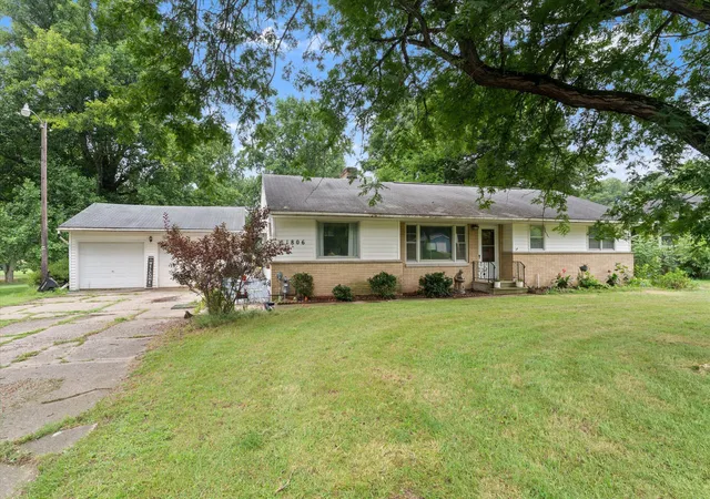 Photo 1 of Single family home for sale at 1806 E Winn Rd, Niles, MI 49120 | MLS# 69026043294 | Listing updated on 2026-08-26