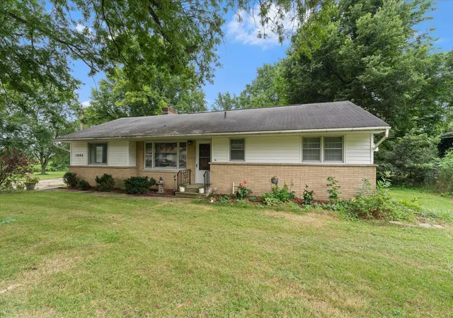 Photo 3 of Single family home for sale at 1806 E Winn Rd, Niles, MI 49120 | MLS# 69026043294 | Listing updated on 2026-08-26